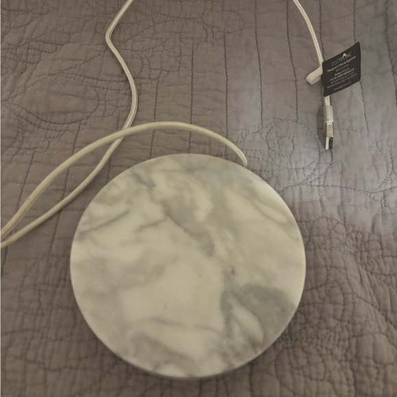 Marble Wireless Charger - Picture 1 of 4
